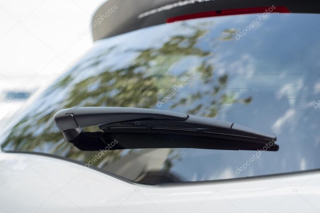 depositphotos-78391976-stock-photo-the-white-car-rear-wipers_65c2e2ce-dfb8-48e1-92b0-3051a6b4d189.jpg